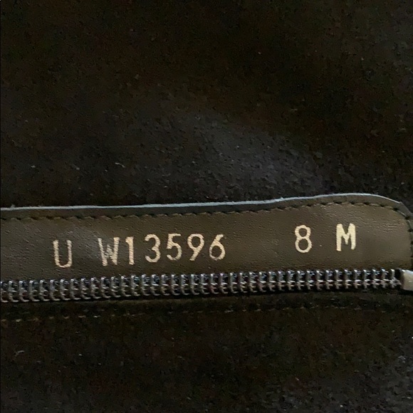 NEW 🌑 STUART WEITZMAN Hilo Suede Boot - Picture 8 of 8